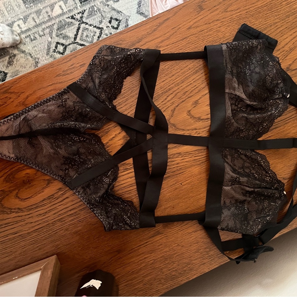 Black Lace Strappy lingerie size 34D
